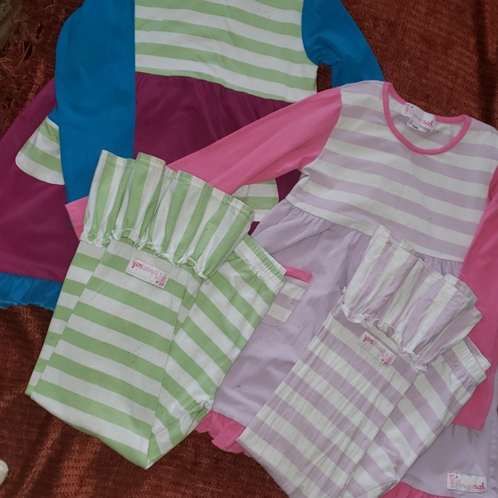 2 Flowersak outfits